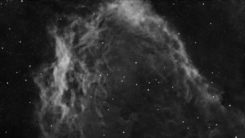 SH2-129_Ha_stacked_SN0_SN1_SN2_deconv_recompo_fixstars.jpg