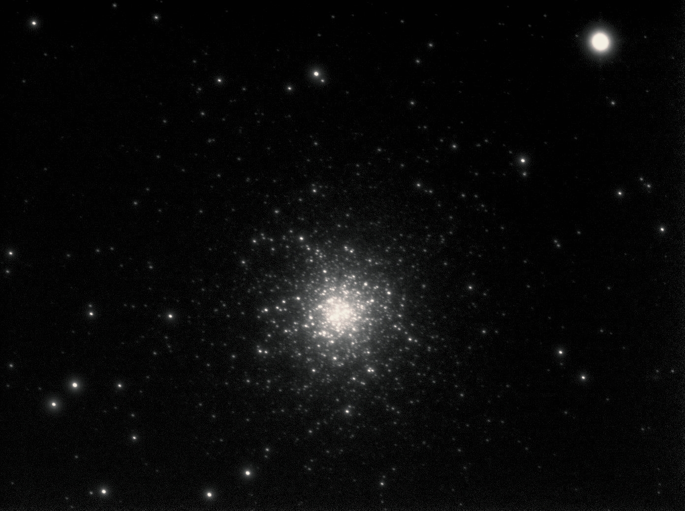 M13 120EQ Infinity 1 juin (2) n&b.jpeg