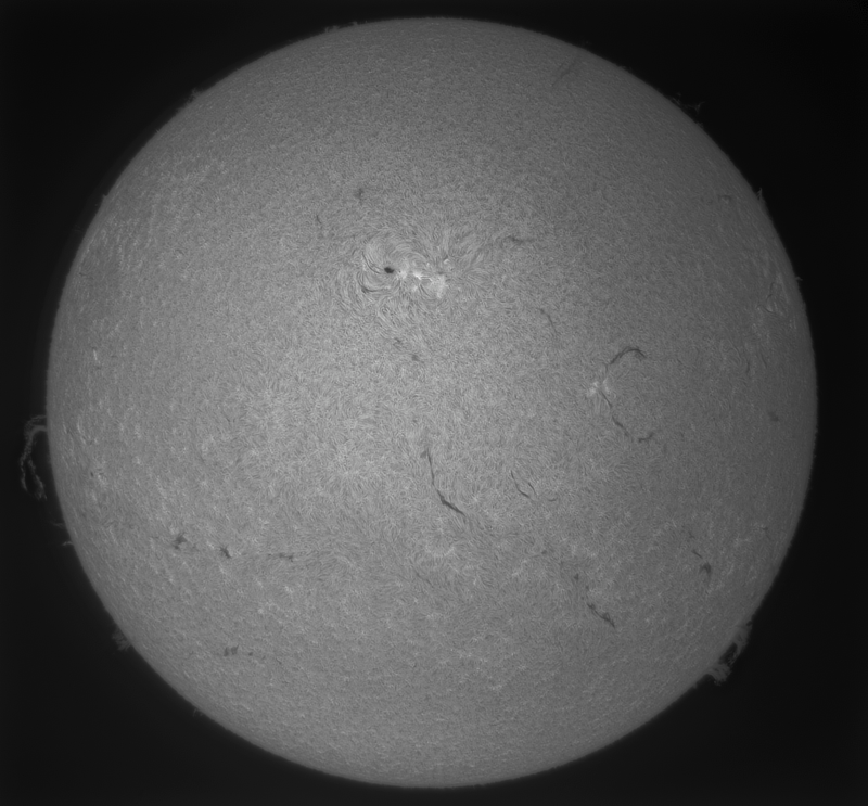 RETOUR MERIDIEN - 2026-04-19-1157_3-U-G-Sun_Halpha_ZWO ASI585MM_Gain=180_Exposure=6.2ms_4_Gamma=30_Surface_30.fit-ImPPG.01.png