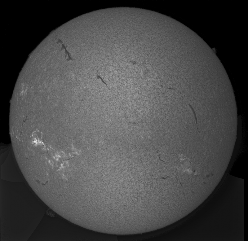 MOSAIQUES 01 + MOSAIQUES 02 - 2026-04-22-0859_9-S-G-Sun_Halpha_ZWO ASI585MM_Gain=180_Exposure=4.9ms_9_Gamma=30_Surface_30_Sharp20_B1.0_C1.0_S1_N1_stitch.png