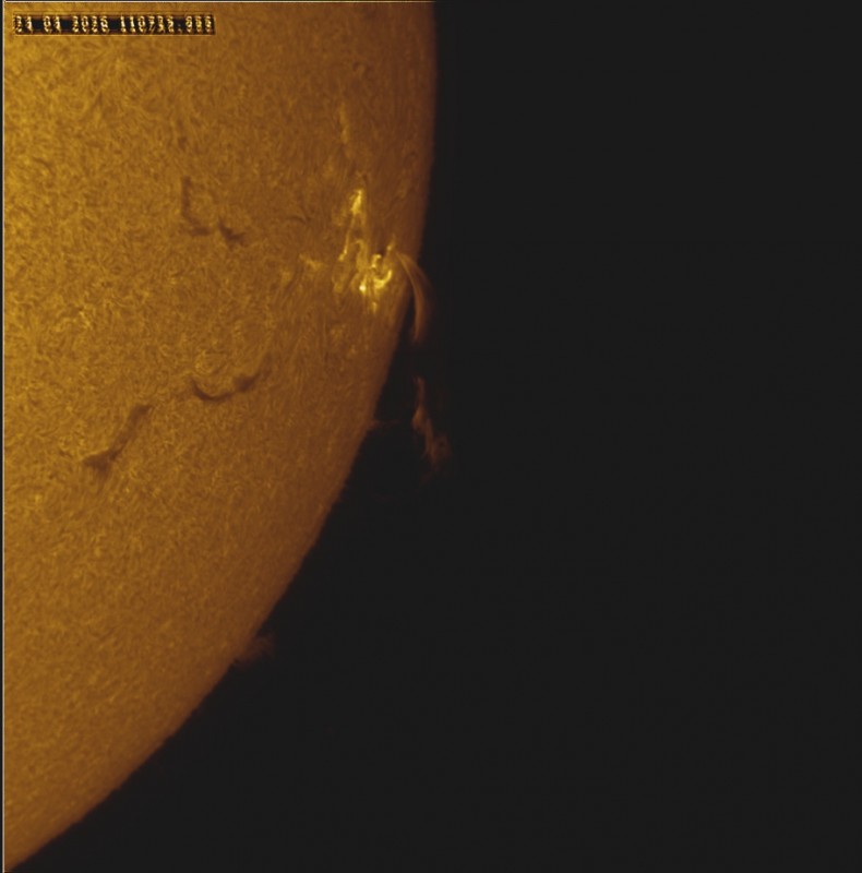 2026-04-24-0907_4-S-G-Sun_Halpha_ZWO ASI585MM_Gain=156_Exposure=6.8ms_8_Gamma=40_Surface_30_Sharp27_B69.0_C0.0_S1_N1_SUN.jpg