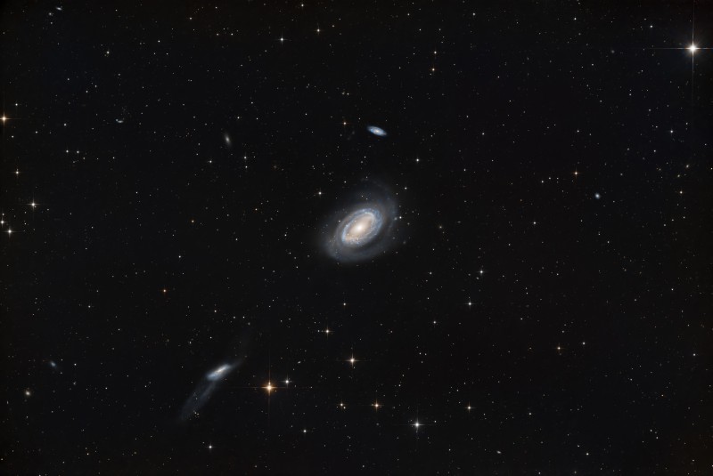 NGC 4725 89x120s.jpg
