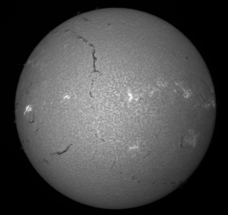 2026-05-01-0854_5-S-G-Sun_Halpha_ZWO ASI585MM_Gain=167_Exposure=7.2ms_9_Gamma=30_Surface_28_Sharp26_B1.0_C1.0_S1_N1.jpg