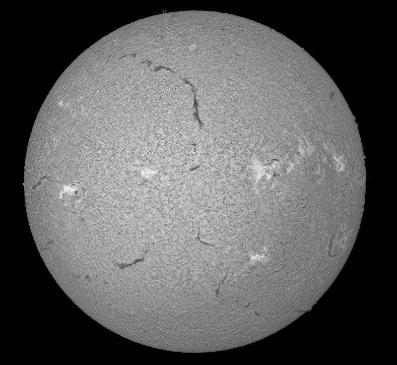 2026-05-02-0932_3-S-G-Sun_Halpha_ZWO ASI585MM_Gain=176_Exposure=7.0ms_1_Gamma=30_Surface_20.fit-ImPPG.02-Pix.01-HDR-Affinity.01-Mono.png
