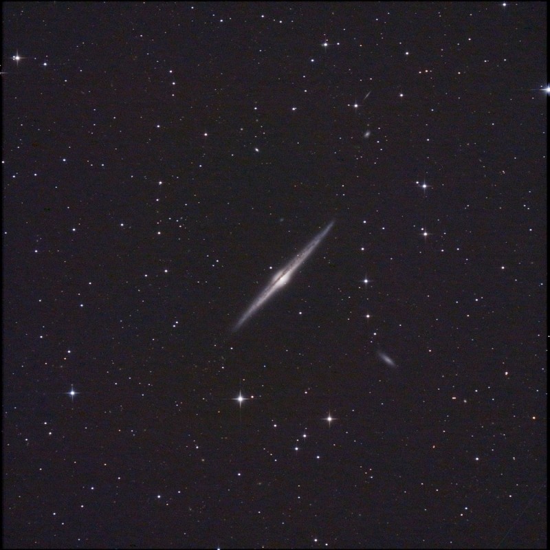 ngc4565-Stack_61frames_1830s_WithDisplayStretch.jpg