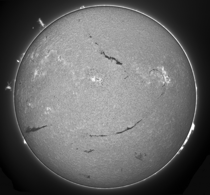 2026-05-18-0912_0-S-G-Sun_Halpha_ZWO ASI585MM_Gain=163_Exposure=7.5ms_14_Gamma=30_Surface_22.fit-ImPPG.01.-Pix.01-Fusion.png