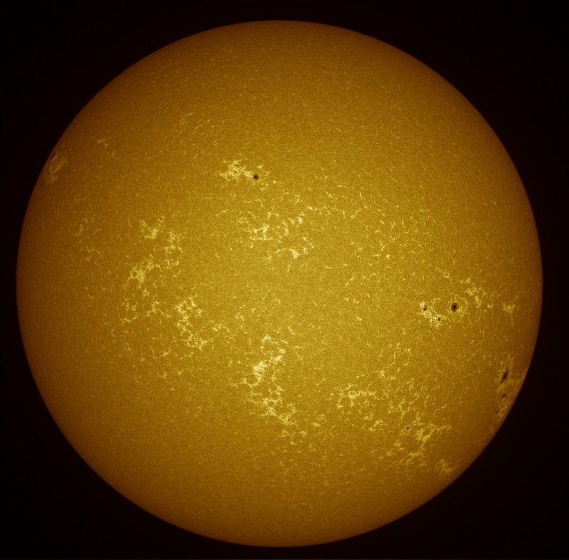 2026-05-24-0827_4-S-IR-Sun_ZWO ASI585MM_Gain=278_Exposure=7.2ms_1_Gamma=85(off)_Surface_28_Sharp30_B1.0_C1.0_S1_N1_SUN.jpg