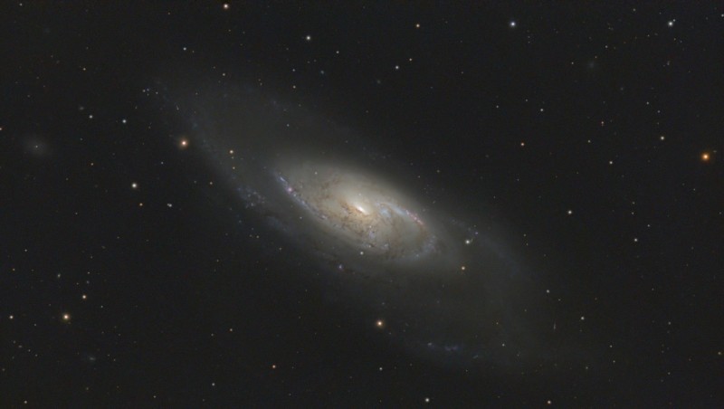 M_106_C8_Uranus-C_PRO_FILTER_14400_stacked_VeraLux_Final_Recomposed.jpg