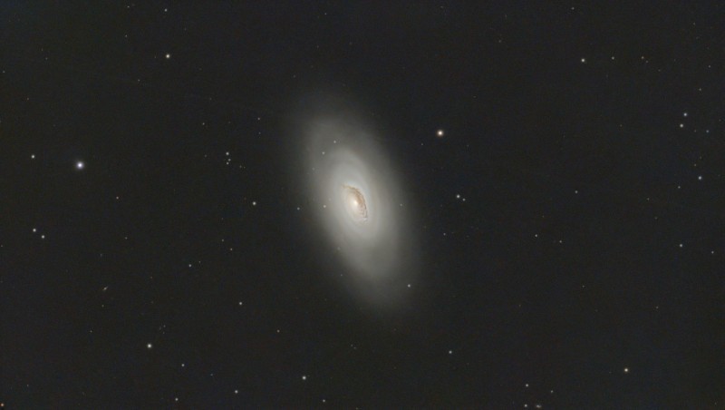 M_64_C8_Uranus-C_PRO_FILTER_2280_stacked_VeraLux_Final_Recomposed.jpg