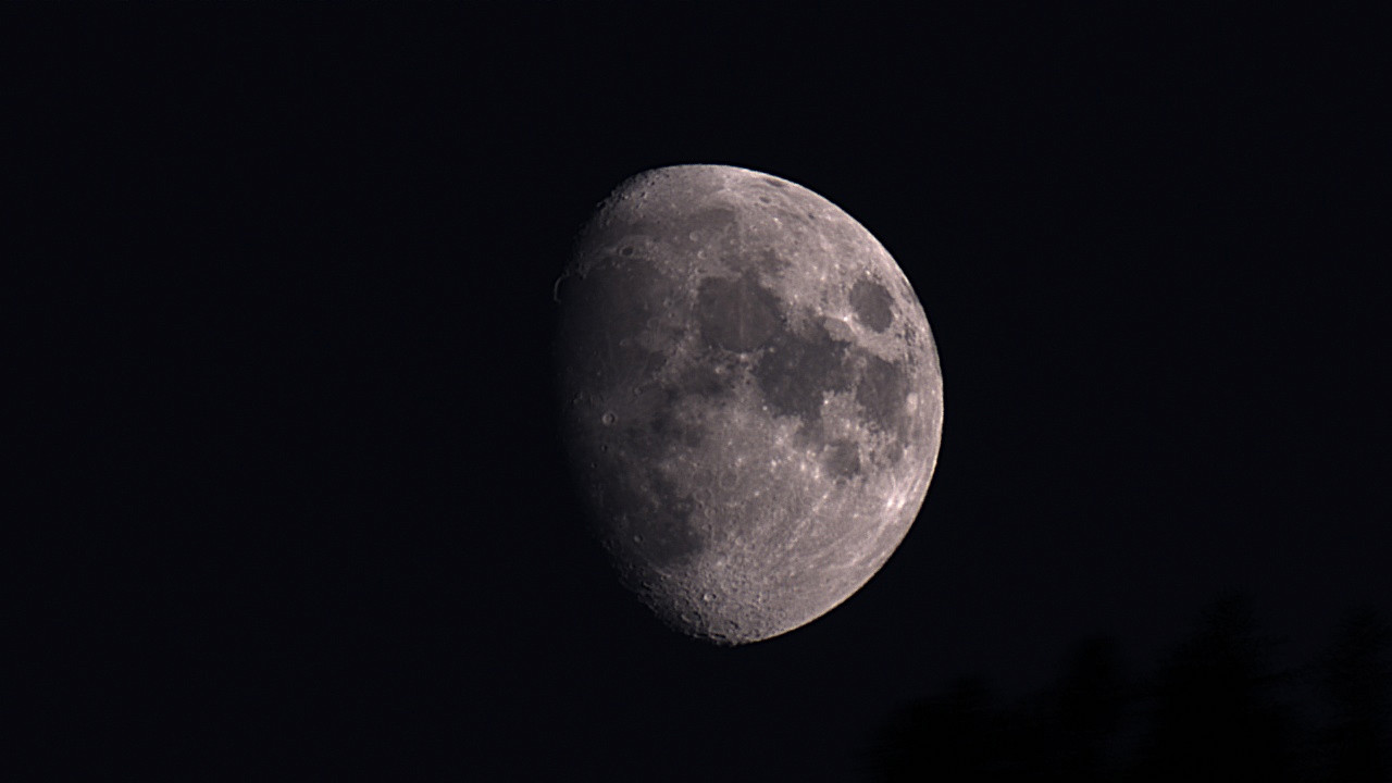 moon-24-07.jpg