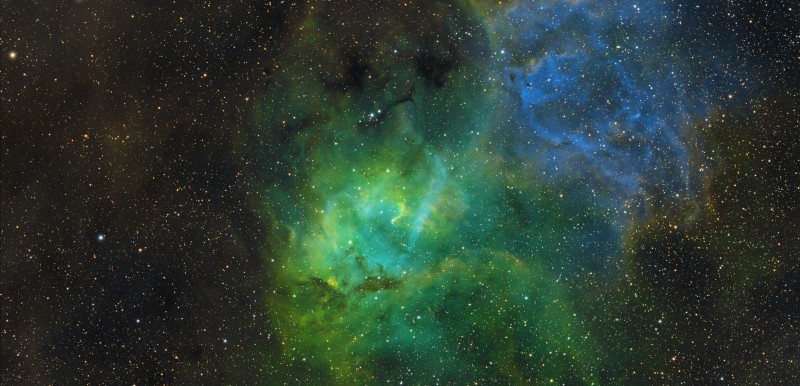 SH2-132-LRGBSHO_stacked_VeraLux_Final_Recomposed.jpg