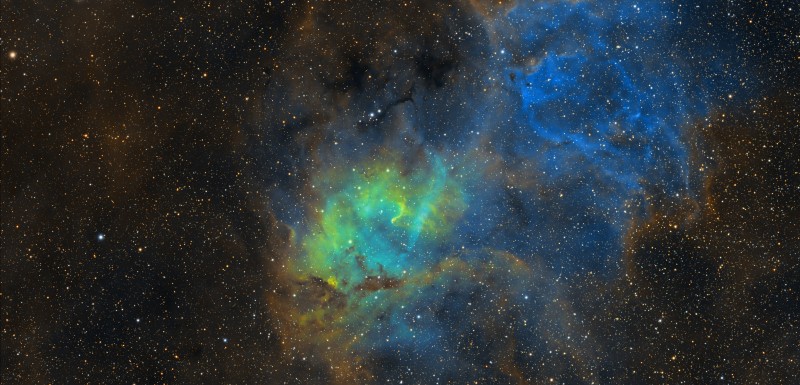 SH2-132-LRGBSHO-bg013_stacked_VeraLux_Final_Recomposed.jpg