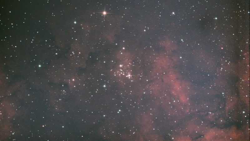 r_Mono-pp_NGC-6910_stacked.jpg