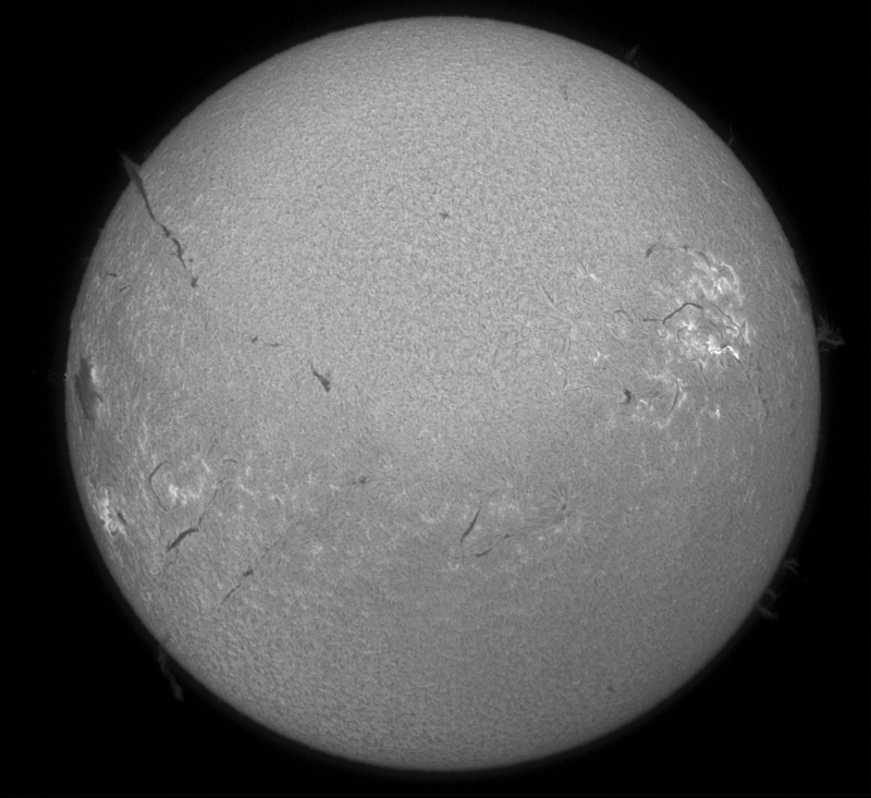 Basique01-2026-10-10-0932_1-U-G-Sun_Halpha_ZWO ASI585MM_Gain=195_Exposure=4.7ms_Gamma=50_13_Surface_20_Sharp25_B10.0_C1.1_S1_N1.png