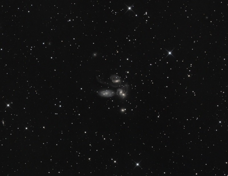 Quintet-Stephan 250 f3.8 2600M LRVB_30+47x60s-crop.jpg