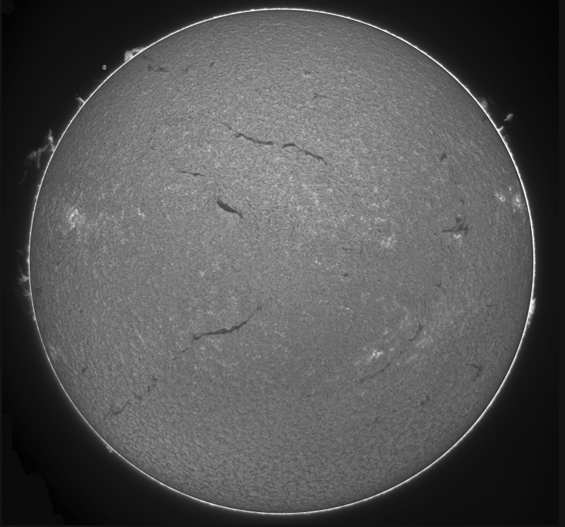 --2026-10-25-0944_2-U-G-Sun_Halpha_ZWO ASI585MM_Gain=219_Exposure=4.5ms_Gamma=53_8_Surface_20_Sharp20_B0.0_C0.5_S1_N1_SUN.png