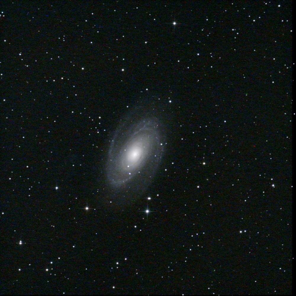 m81-Stack_22frames_352s.jpg